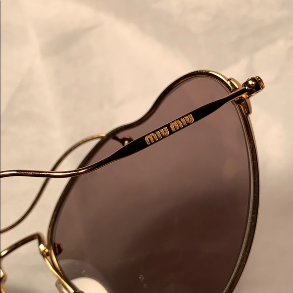 Miu Miu Butterfly Made in Italy hardly preloved - Picture 5 of 16